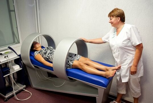 The magnetic procedure belongs to the physiotherapy treatment and forms a course of 10 sessions